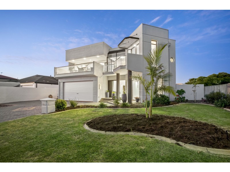29 Long Beach Promenade, Mindarie WA 6030