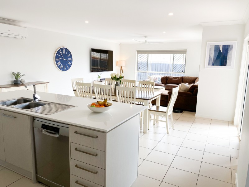 61 Ellenborough Avenue, Ormeau Hills QLD 4208