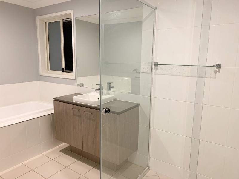 61 Ellenborough Avenue, Ormeau Hills QLD 4208