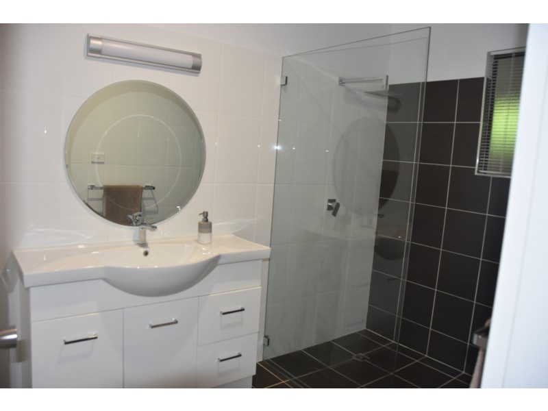 3 Bellbird St, Bayview Heights QLD 4868