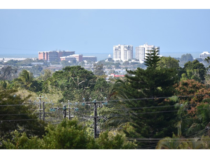 3 Bellbird St, Bayview Heights QLD 4868