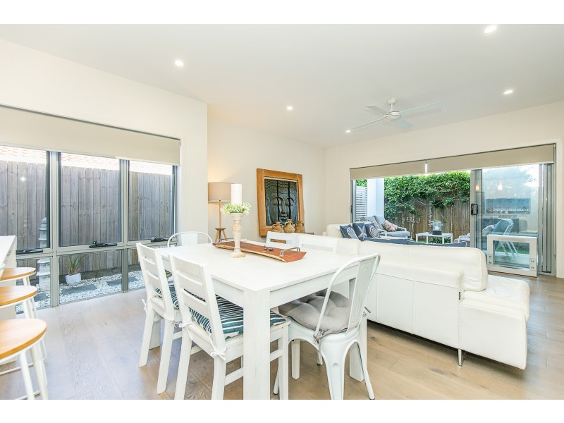 1/2248 Gold Coast Highway, Mermaid Beach QLD 4218
