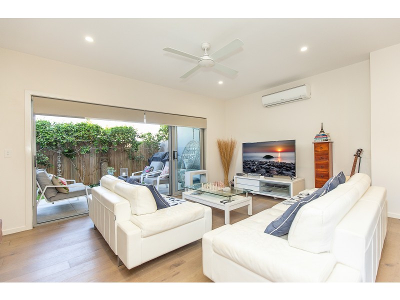 1/2248 Gold Coast Highway, Mermaid Beach QLD 4218