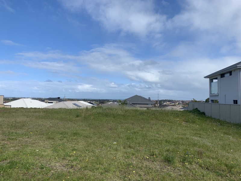 14 Panarea Crest, Yangebup WA 6164