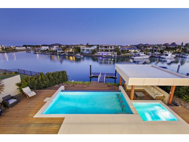 2632 Virginia Drive, Hope Island QLD 4212