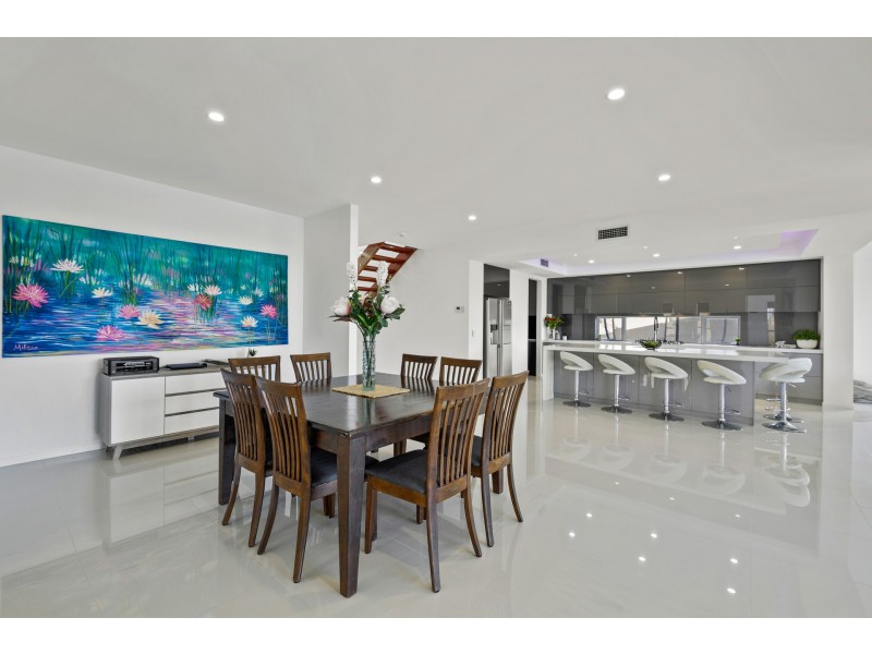 2632 Virginia Drive, Hope Island QLD 4212