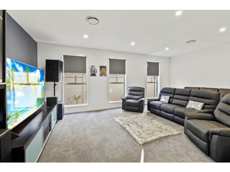 2632 Virginia Drive, Hope Island QLD 4212