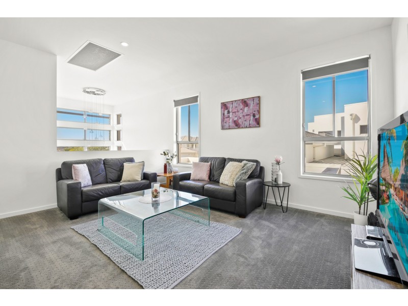 2632 Virginia Drive, Hope Island QLD 4212