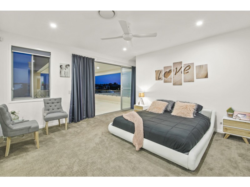 2632 Virginia Drive, Hope Island QLD 4212