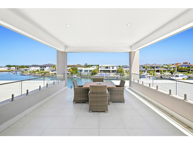 2632 Virginia Drive, Hope Island QLD 4212