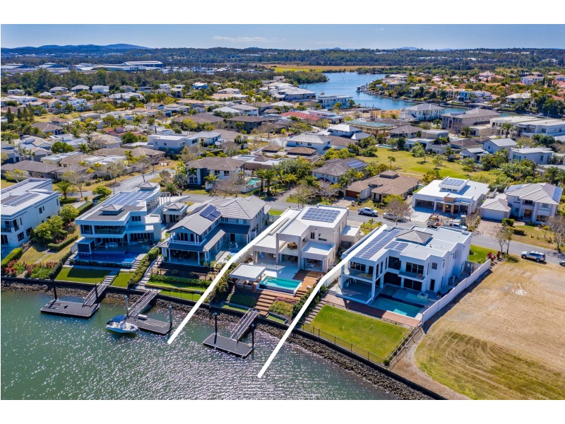 2632 Virginia Drive, Hope Island QLD 4212