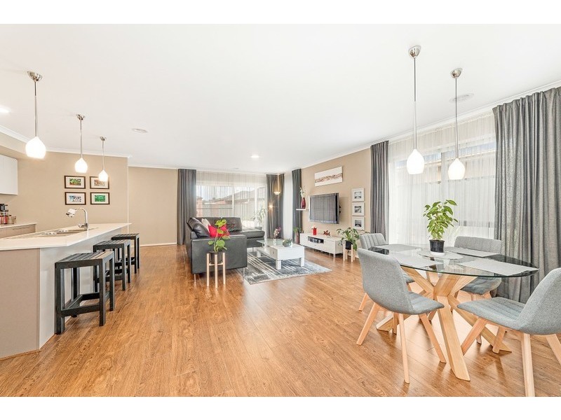 8 Polesden Mews, Roxburgh Park VIC 3064