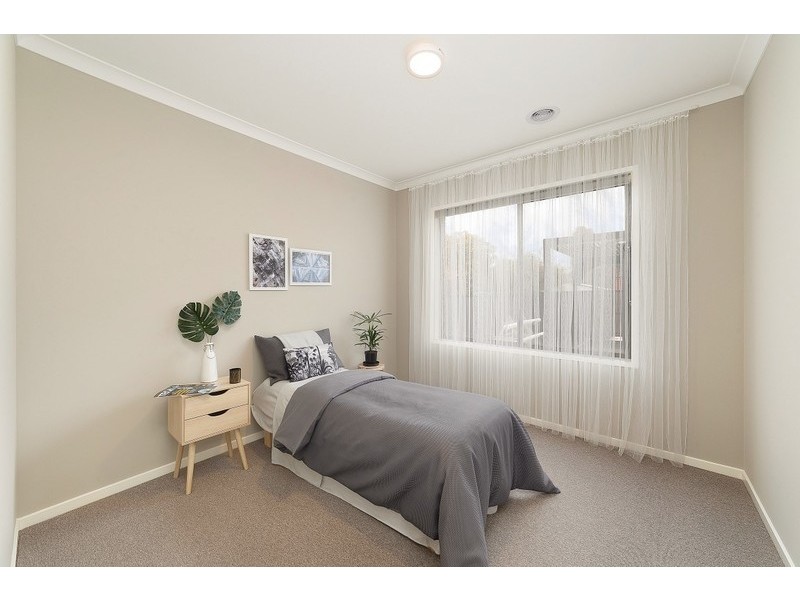 8 Polesden Mews, Roxburgh Park VIC 3064