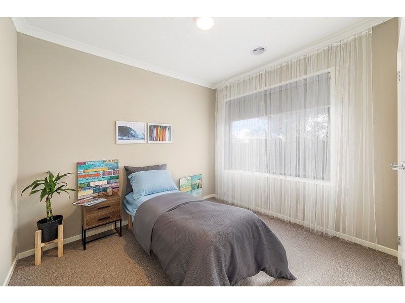 8 Polesden Mews, Roxburgh Park VIC 3064