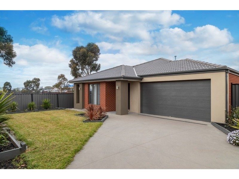 8 Polesden Mews, Roxburgh Park VIC 3064