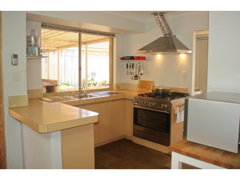 16 Rand Avenue, Waikiki WA 6169