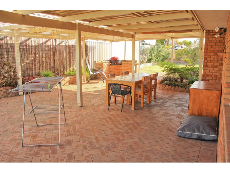 16 Rand Avenue, Waikiki WA 6169