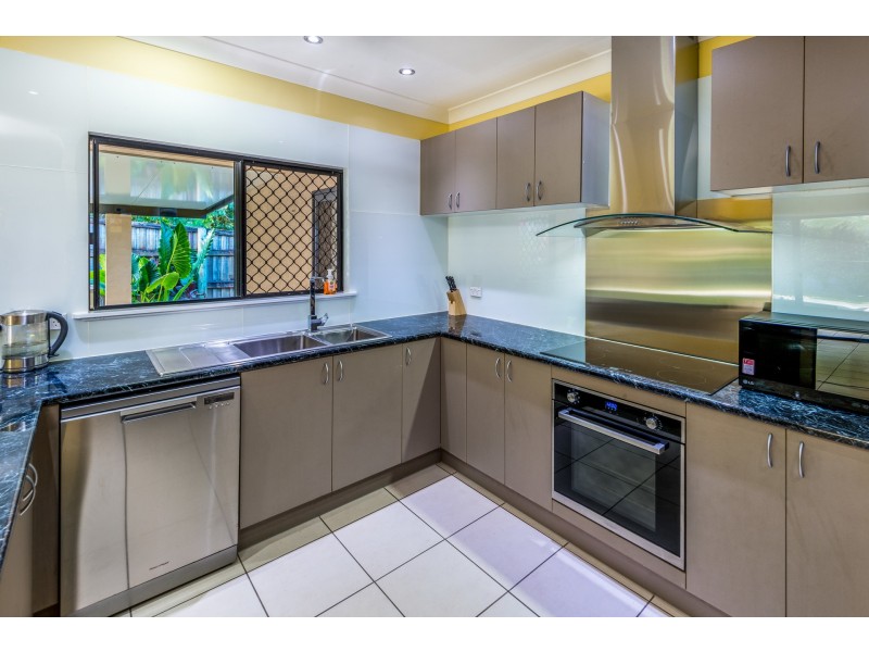 5 Helix Close, Clifton Beach QLD 4879