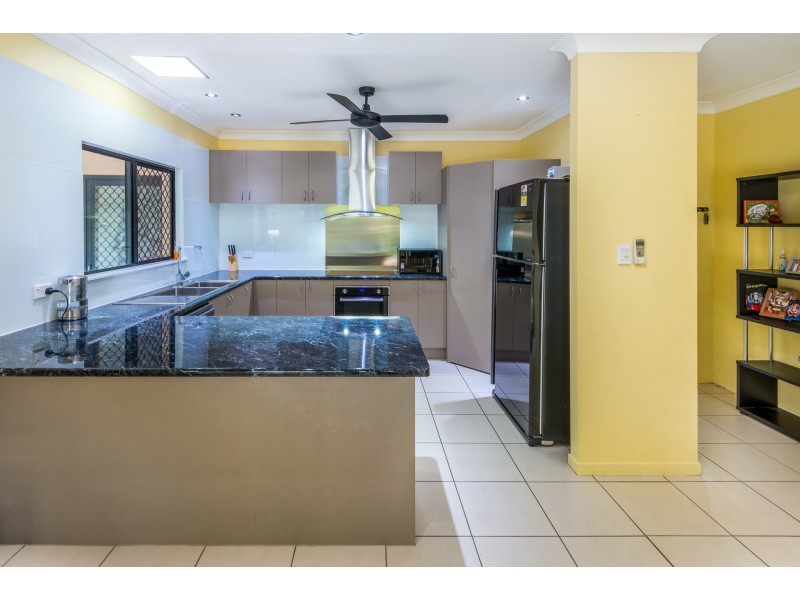5 Helix Close, Clifton Beach QLD 4879