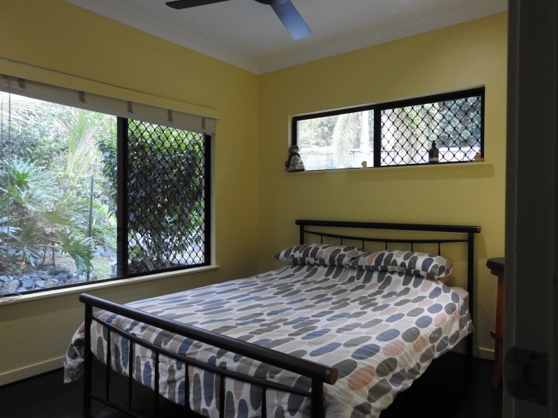 5 Helix Close, Clifton Beach QLD 4879