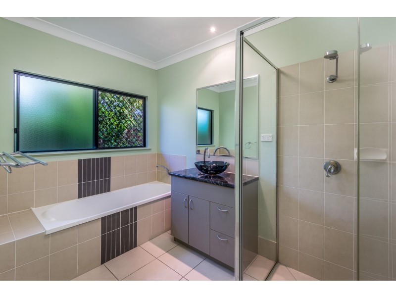 5 Helix Close, Clifton Beach QLD 4879