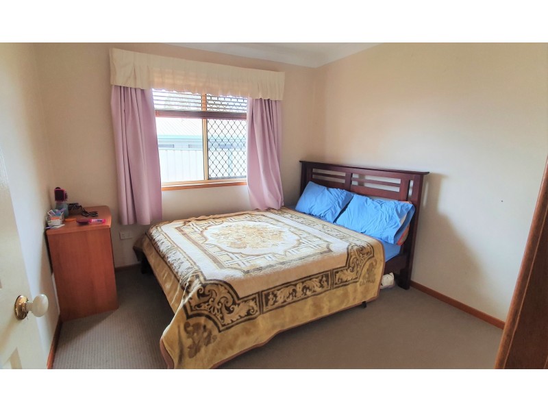 2 Gouldson Drive, Kearneys Spring QLD 4350