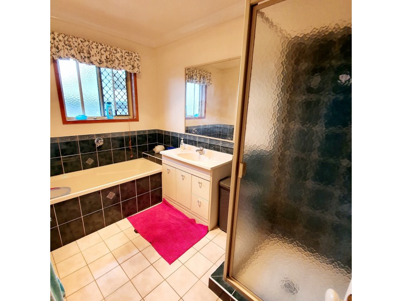 2 Gouldson Drive, Kearneys Spring QLD 4350