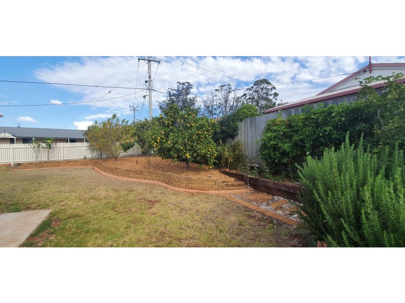 2 Gouldson Drive, Kearneys Spring QLD 4350