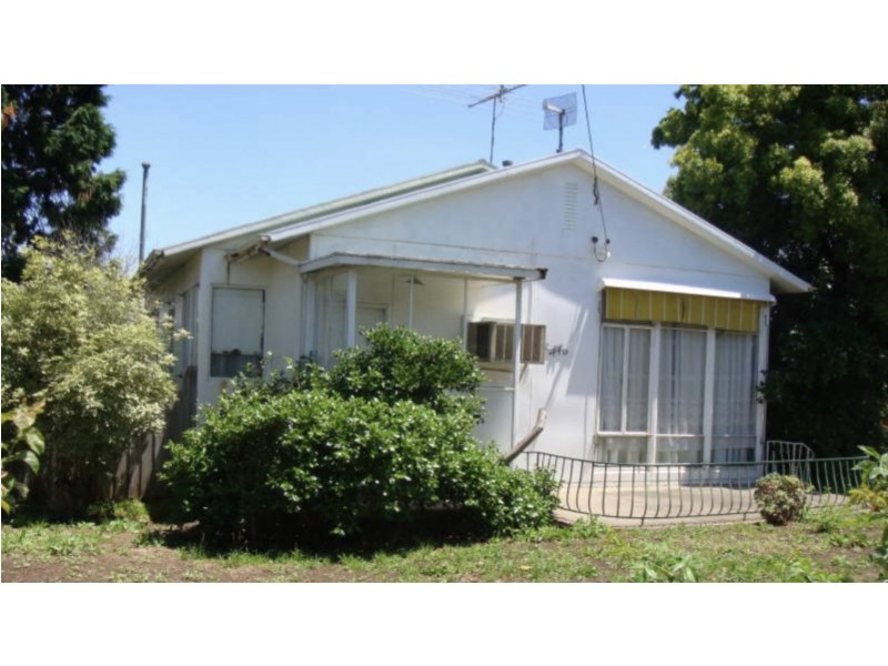 17 Reynolds Pde, Pascoe Vale South VIC 3044