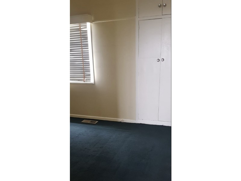 17 Reynolds Pde, Pascoe Vale South VIC 3044