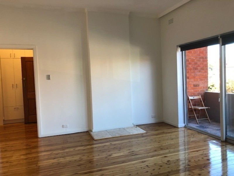 2/10 Glenwood Avenue, Coogee NSW 2034