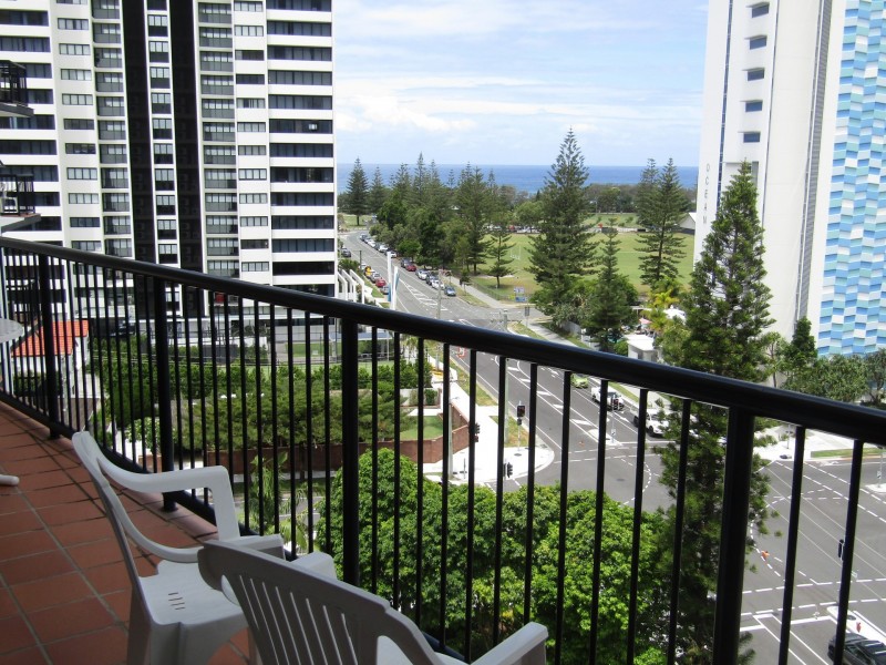 807/32 Surf Parade, Broadbeach QLD 4218