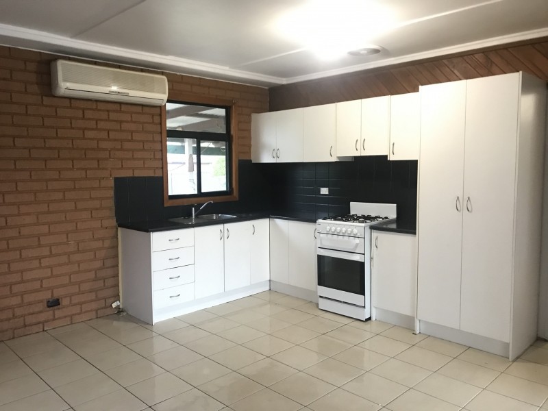 16 Morwell Cres, Dallas VIC 3047