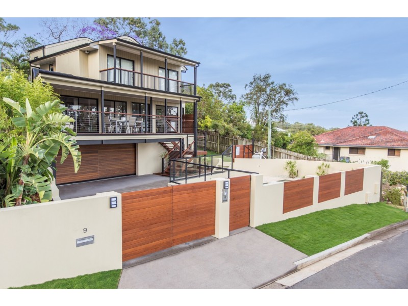 9 Vista Street, Bardon QLD 4065