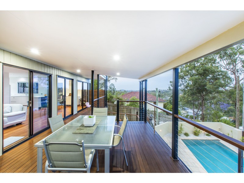 9 Vista Street, Bardon QLD 4065