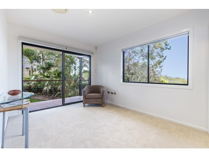 9 Vista Street, Bardon QLD 4065