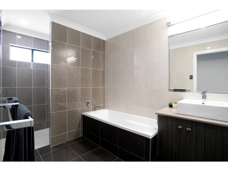 63 Hoffman Drive, Marian QLD 4753