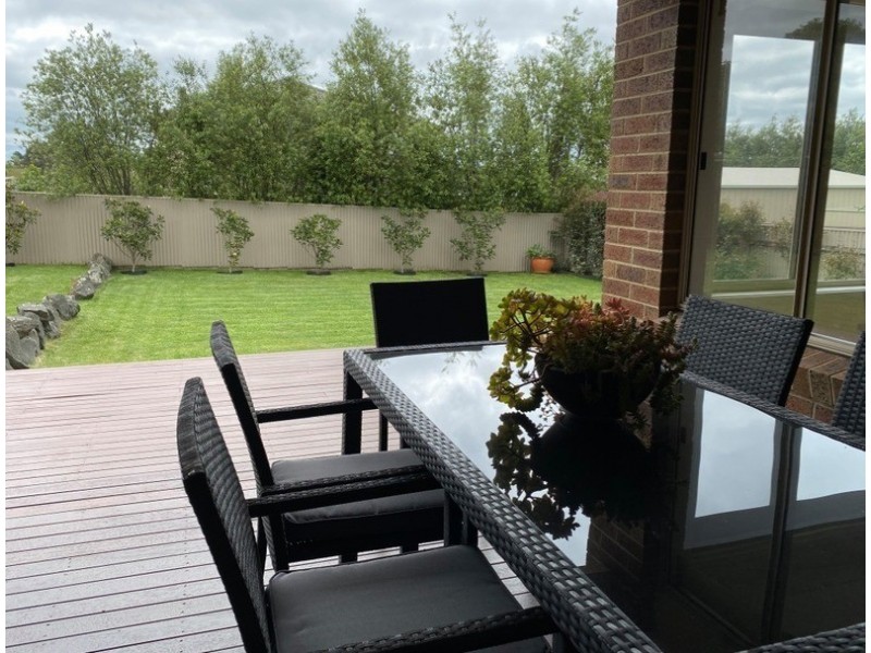 16 Scanlan Drive, Elliminyt VIC 3250