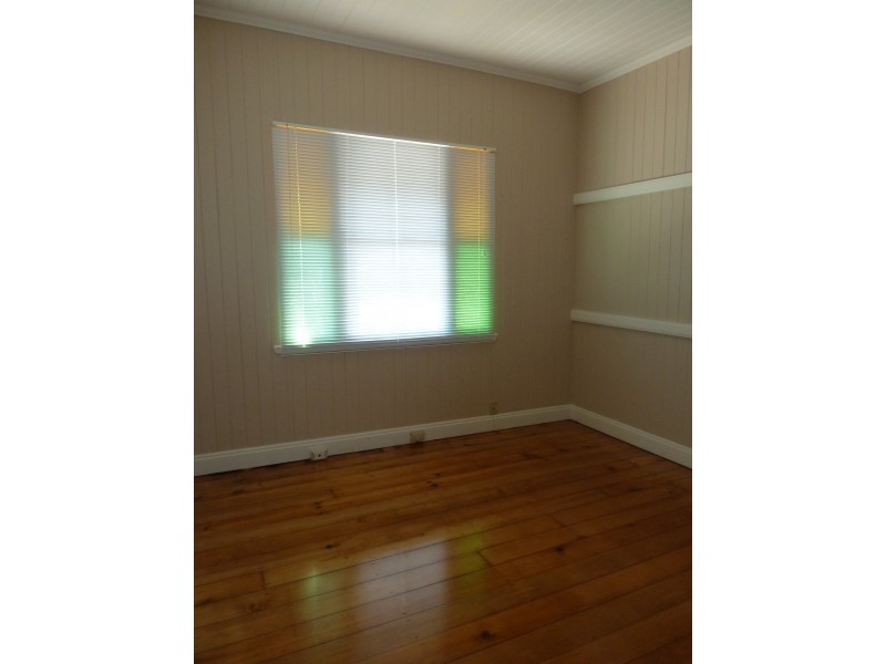 220 Days Rd, Grange QLD 4051