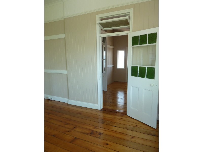 220 Days Rd, Grange QLD 4051