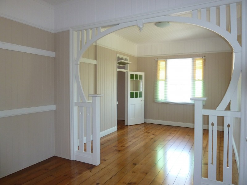 220 Days Rd, Grange QLD 4051