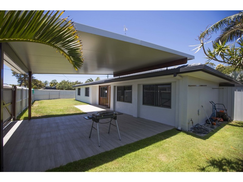 2 Jacaranda Ave, Bogangar NSW 2488