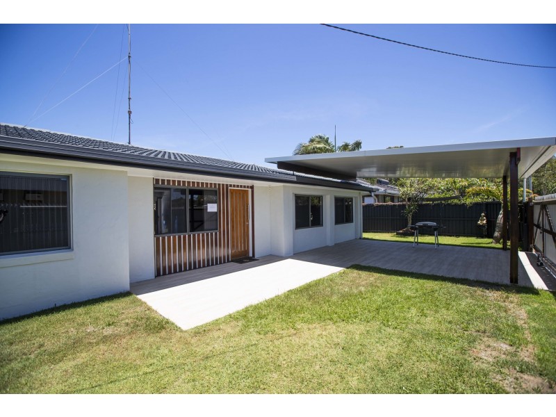 2 Jacaranda Ave, Bogangar NSW 2488