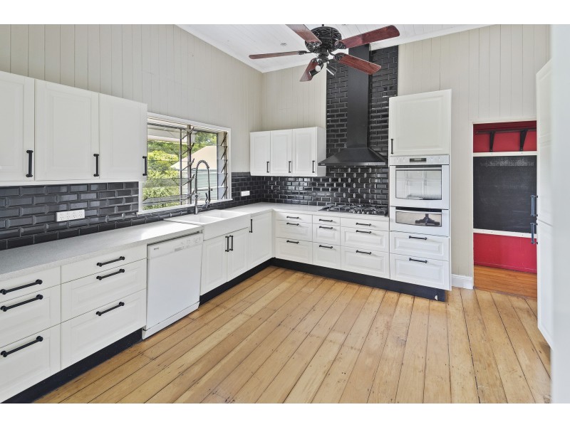 54 Kent Road, Wooloowin QLD 4030