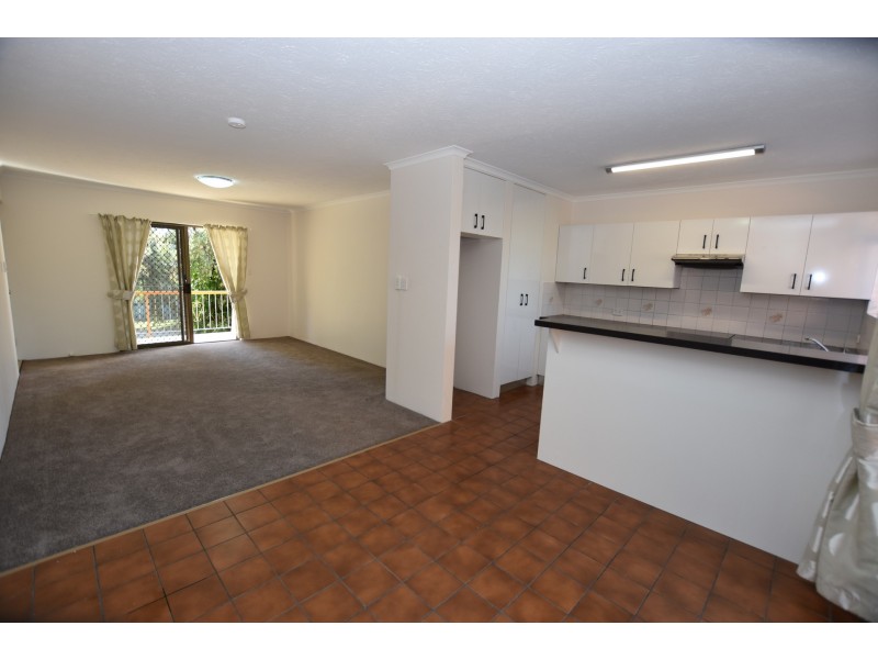 1/28 Lake St, Yeronga QLD 4104