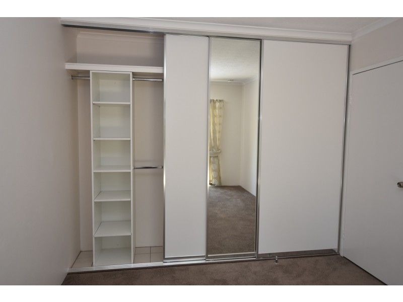 1/28 Lake St, Yeronga QLD 4104