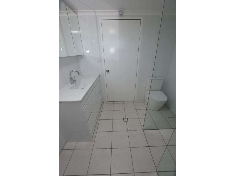 1/28 Lake St, Yeronga QLD 4104
