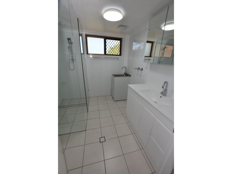 1/28 Lake St, Yeronga QLD 4104