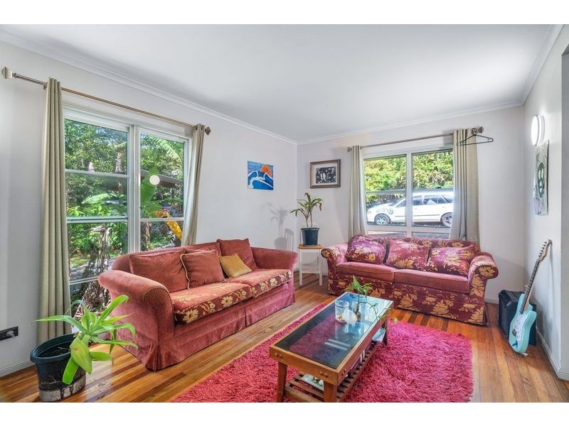 9 Edward Street, Point Arkwright QLD 4573