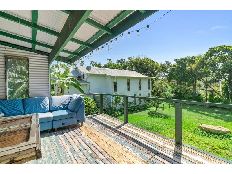 9 Edward Street, Point Arkwright QLD 4573